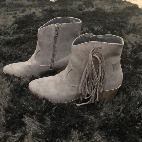 True craft Heeled fringe suede ankle boots - Picture 2 of 7